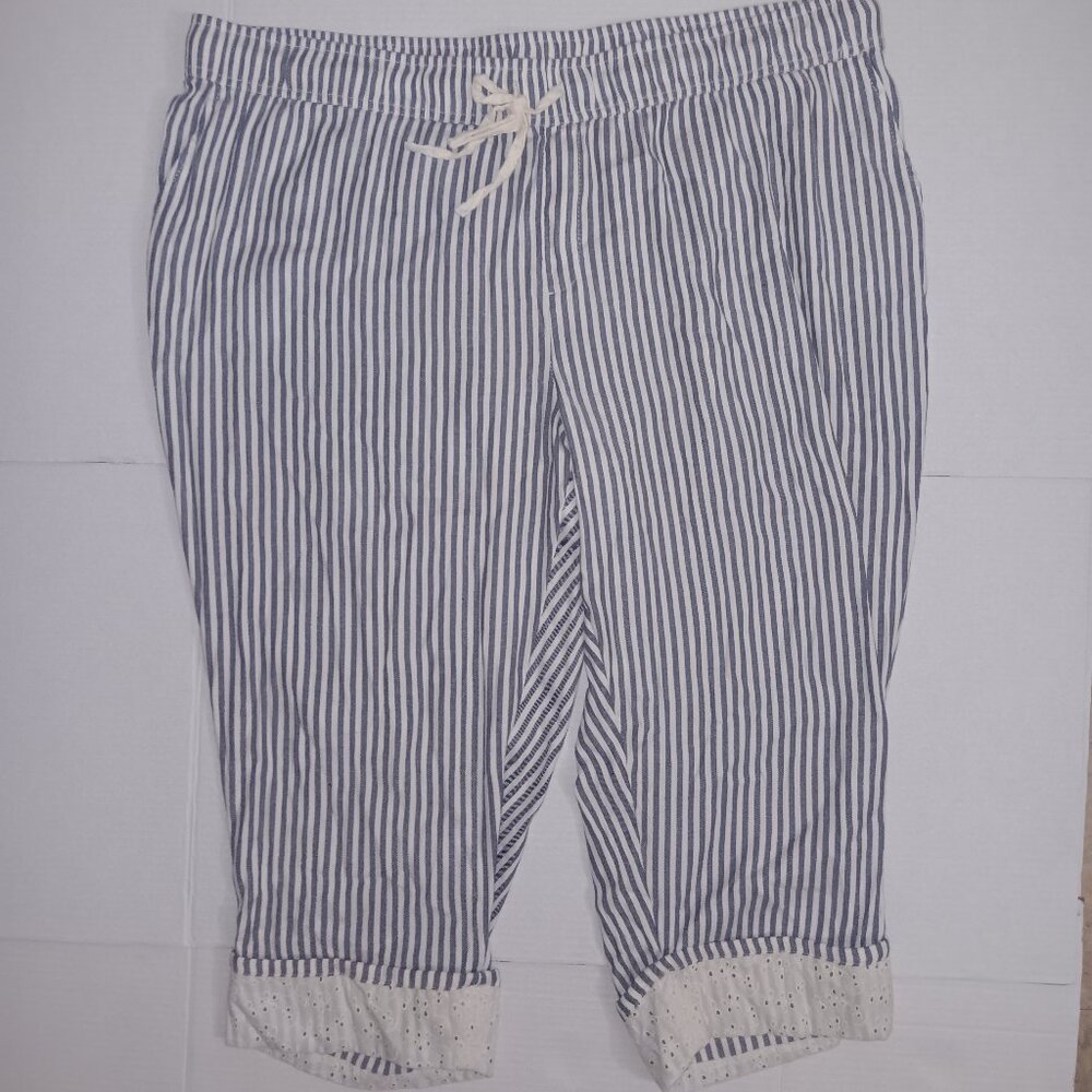 LANE BRYANT LACE TRIM HEM STRIPED CAPRI PANTS